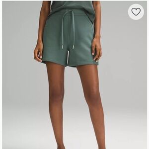 Lululemon scuba high rise short 8